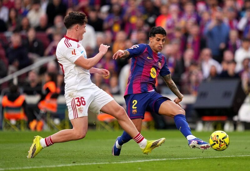 Sevilla vs Barcelona - Blaugrana quá khủng khiếp