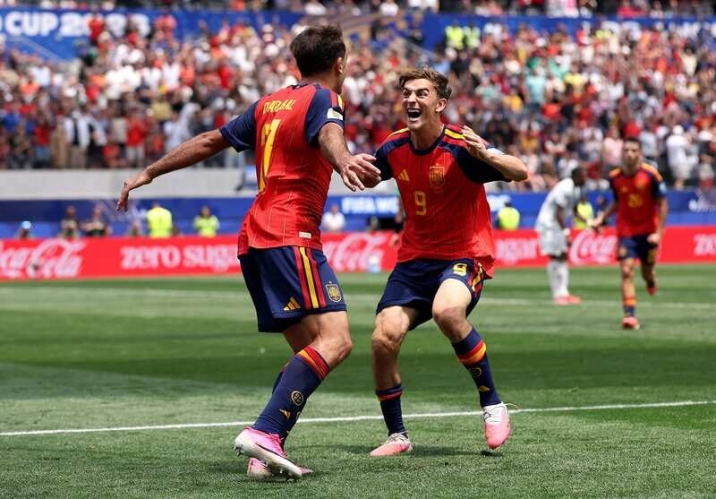 Tây Ban Nha vs Croatia - Quá khó cho thầy trò Slaven Bilic